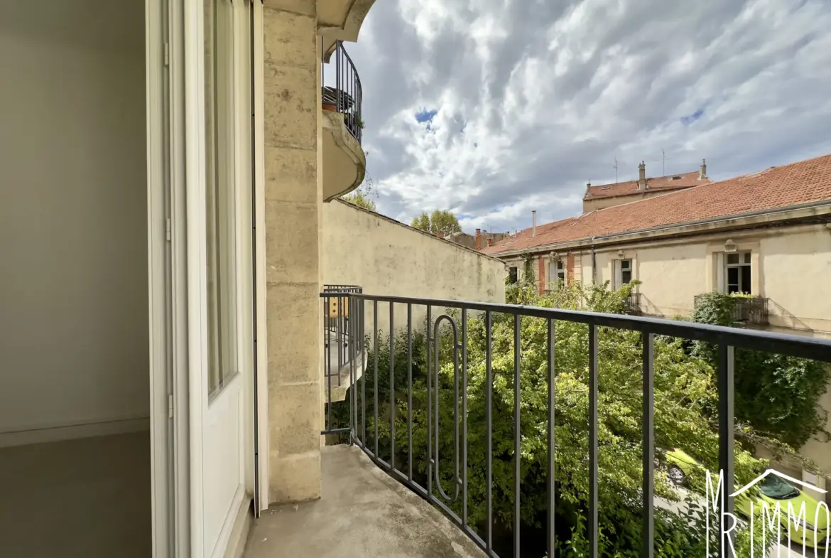 Appartement T3 lumineux et rénové à la place Carnot, Montpellier 