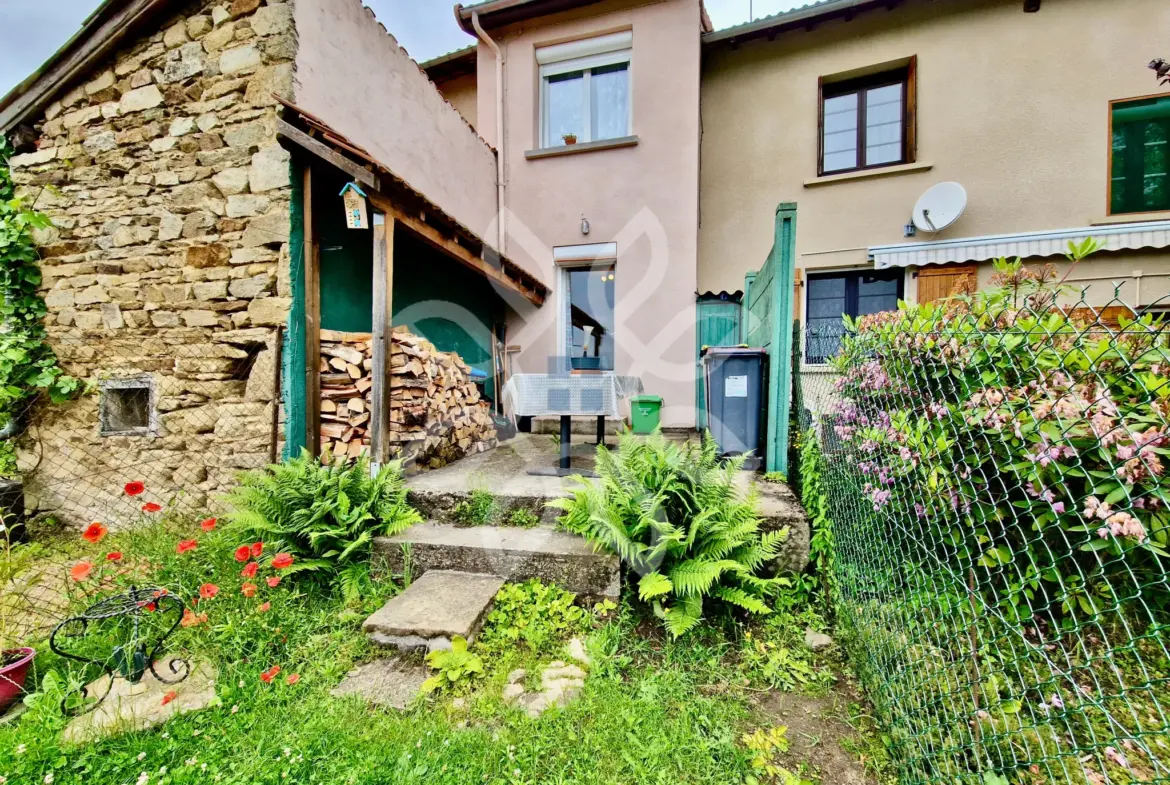 Maison de bourg avec terrain à Champagnac-le-Vieux 