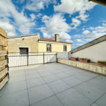 Charmante Maison de Bourg à Cournon d'Auvergne avec Terrasse