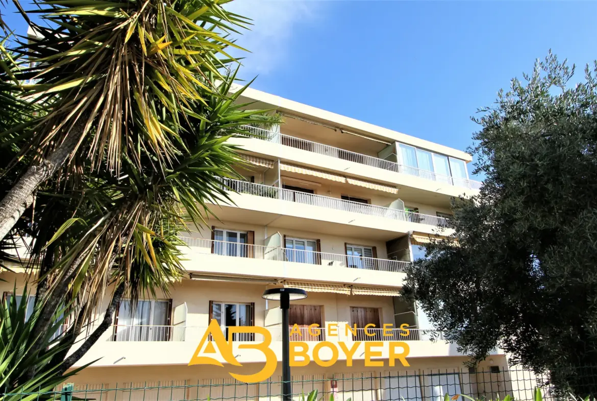 Appartement T2 de 51 m² à Bandol avec Vue Mer 