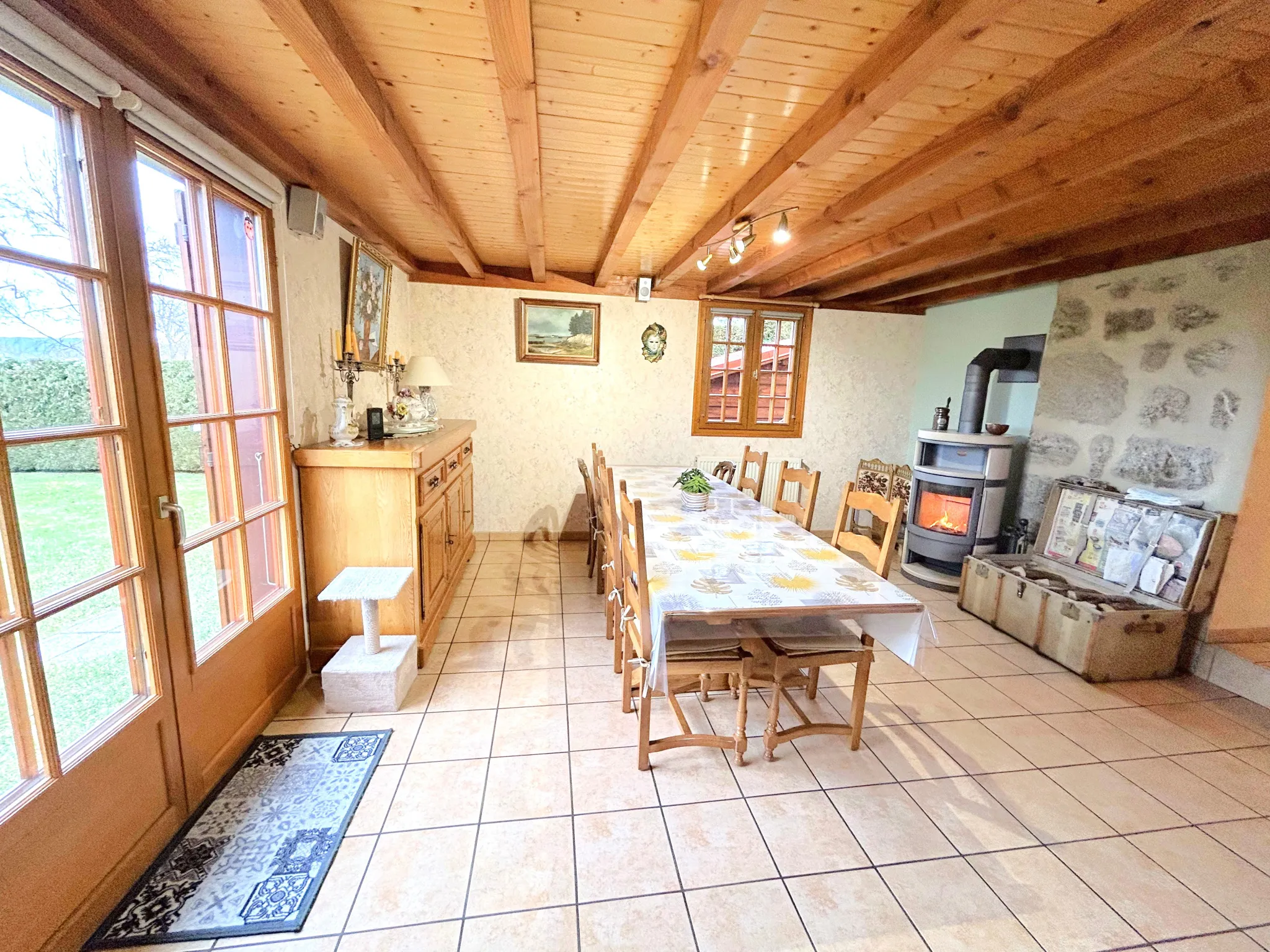 Maison familiale avec 3 chambres à Usson-en-Forez à vendre pour 159 000 € 