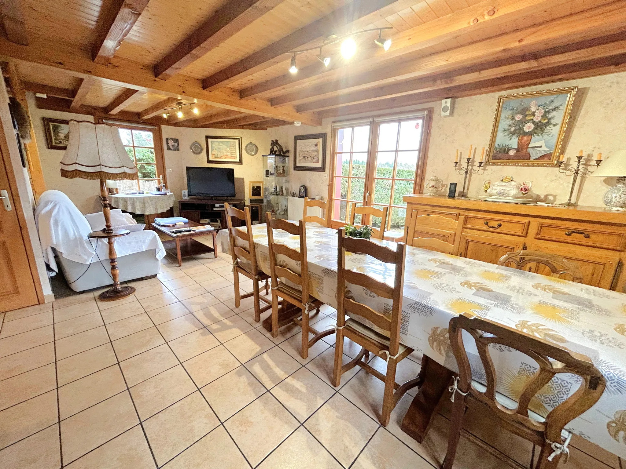 Maison familiale avec 3 chambres à Usson-en-Forez à vendre pour 159 000 € 