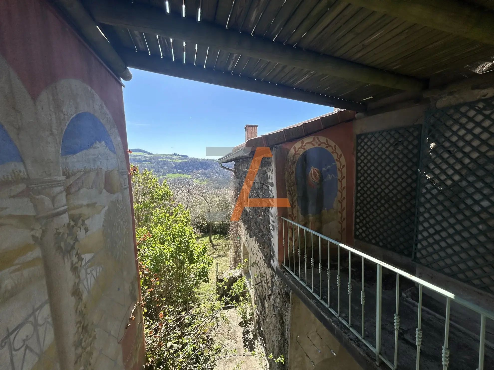 Maison de Village Rénovée avec Jardin à Le Monastier sur Gazeille 