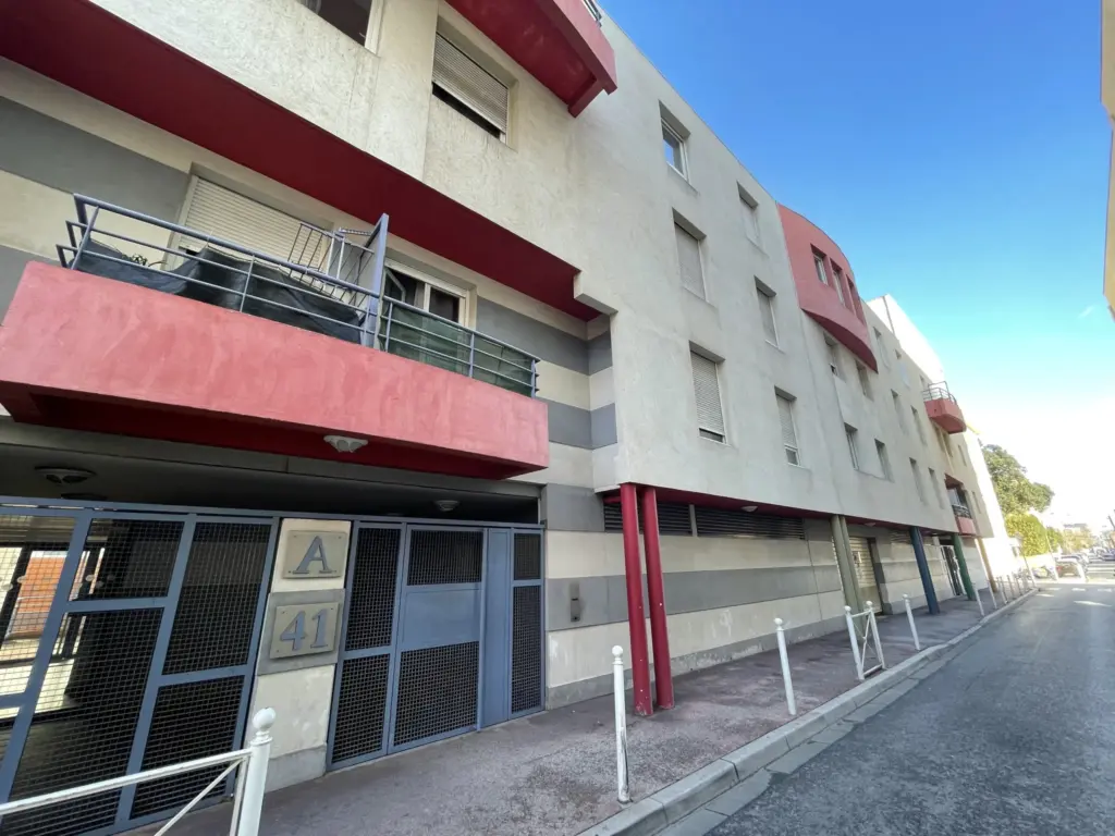 Studio à vendre à Saint Jean-Du-Var, 24 m², bon état avec rendement de 5,2%