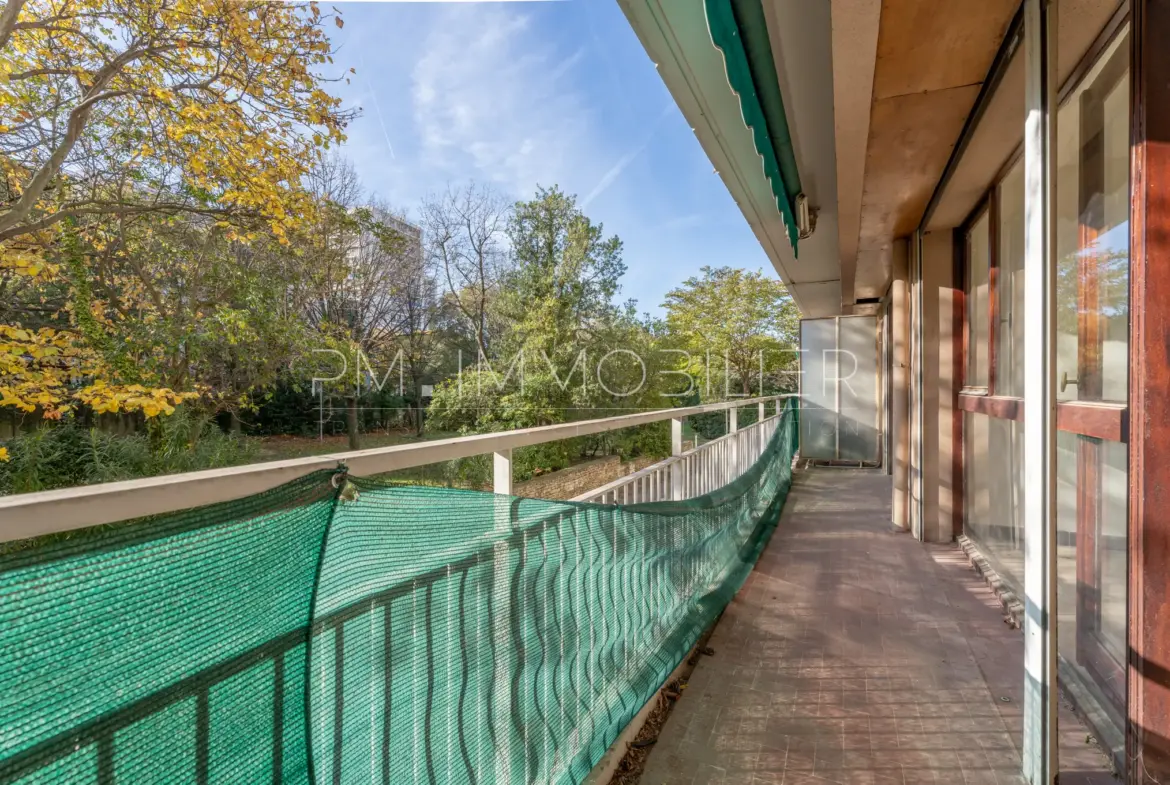 Appartement T4 avec balcon à vendre dans le quartier du Cabot, Marseille 9ème 