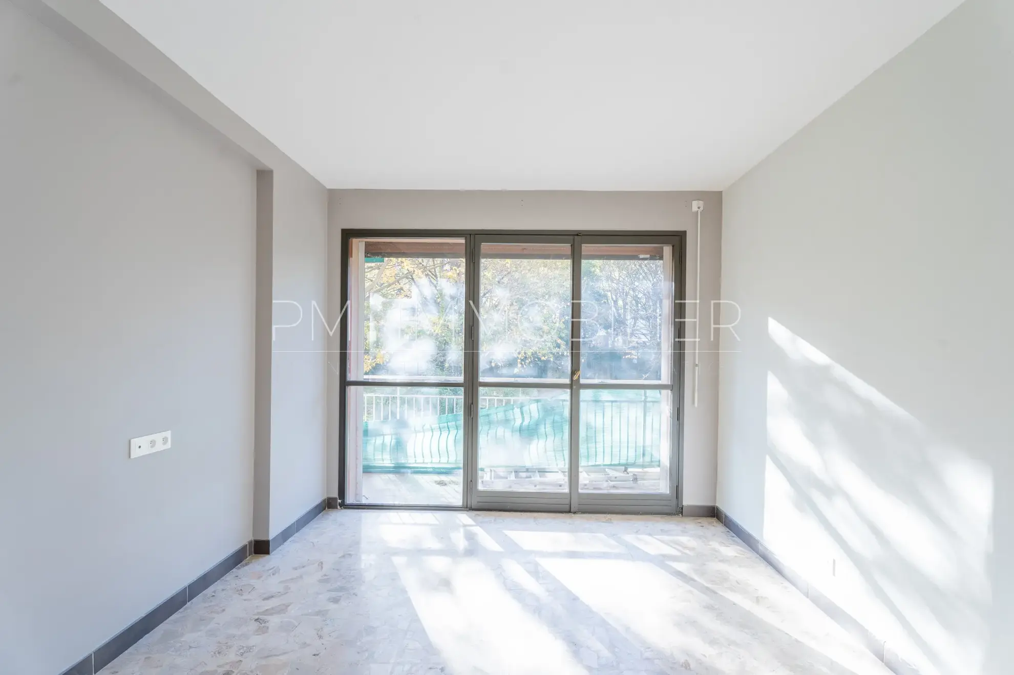 Appartement T4 avec balcon à vendre dans le quartier du Cabot, Marseille 9ème 