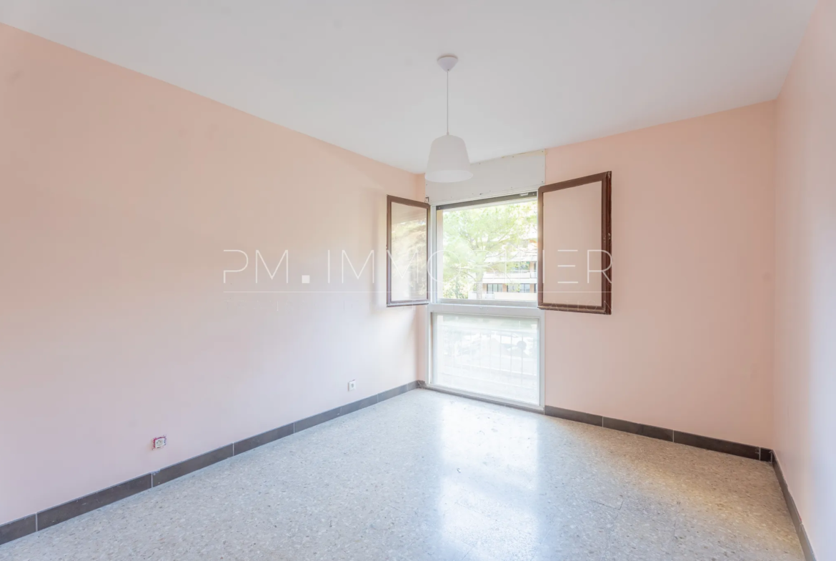 Appartement T4 avec balcon à vendre dans le quartier du Cabot, Marseille 9ème 