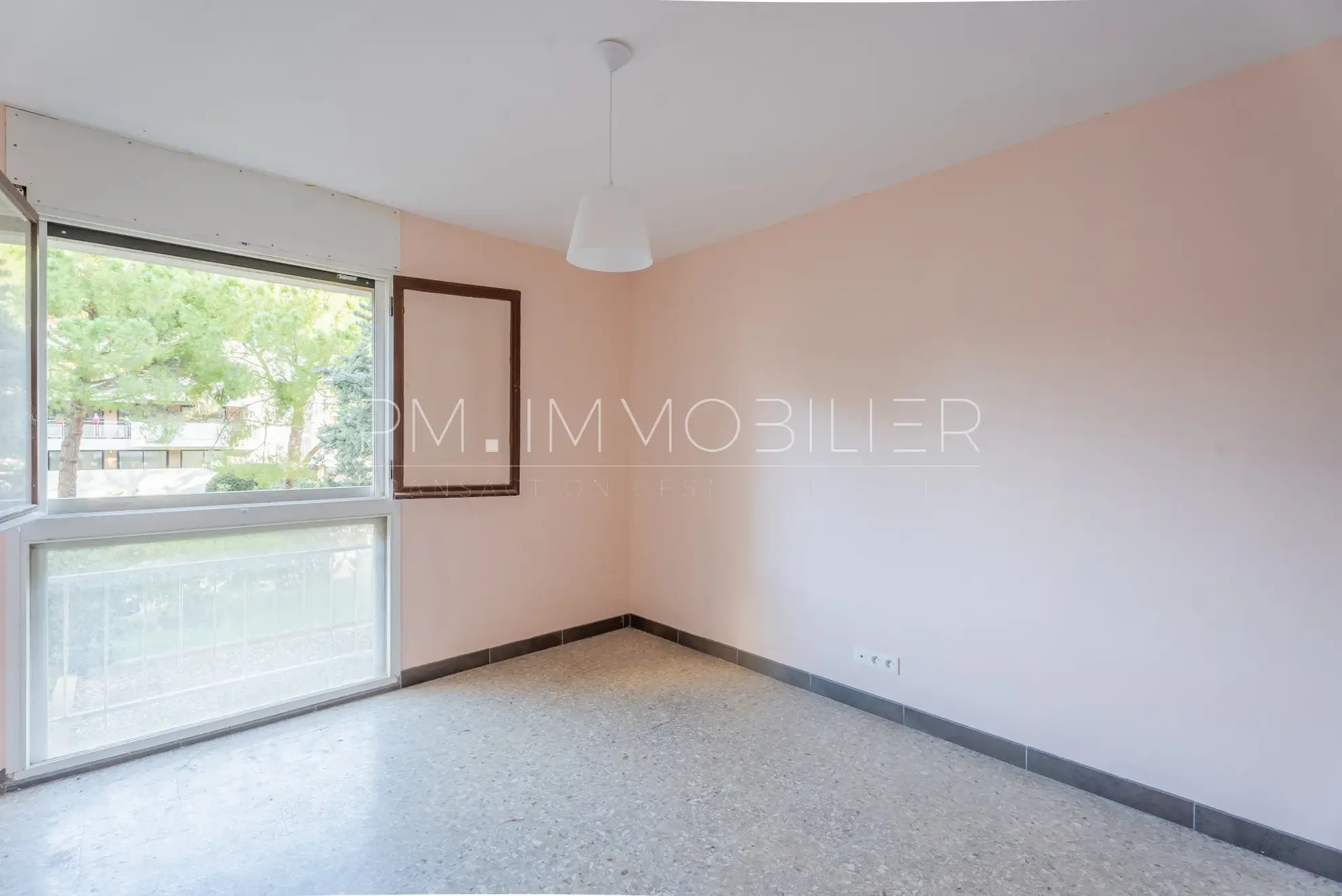 Appartement T4 avec balcon à vendre dans le quartier du Cabot, Marseille 9ème 