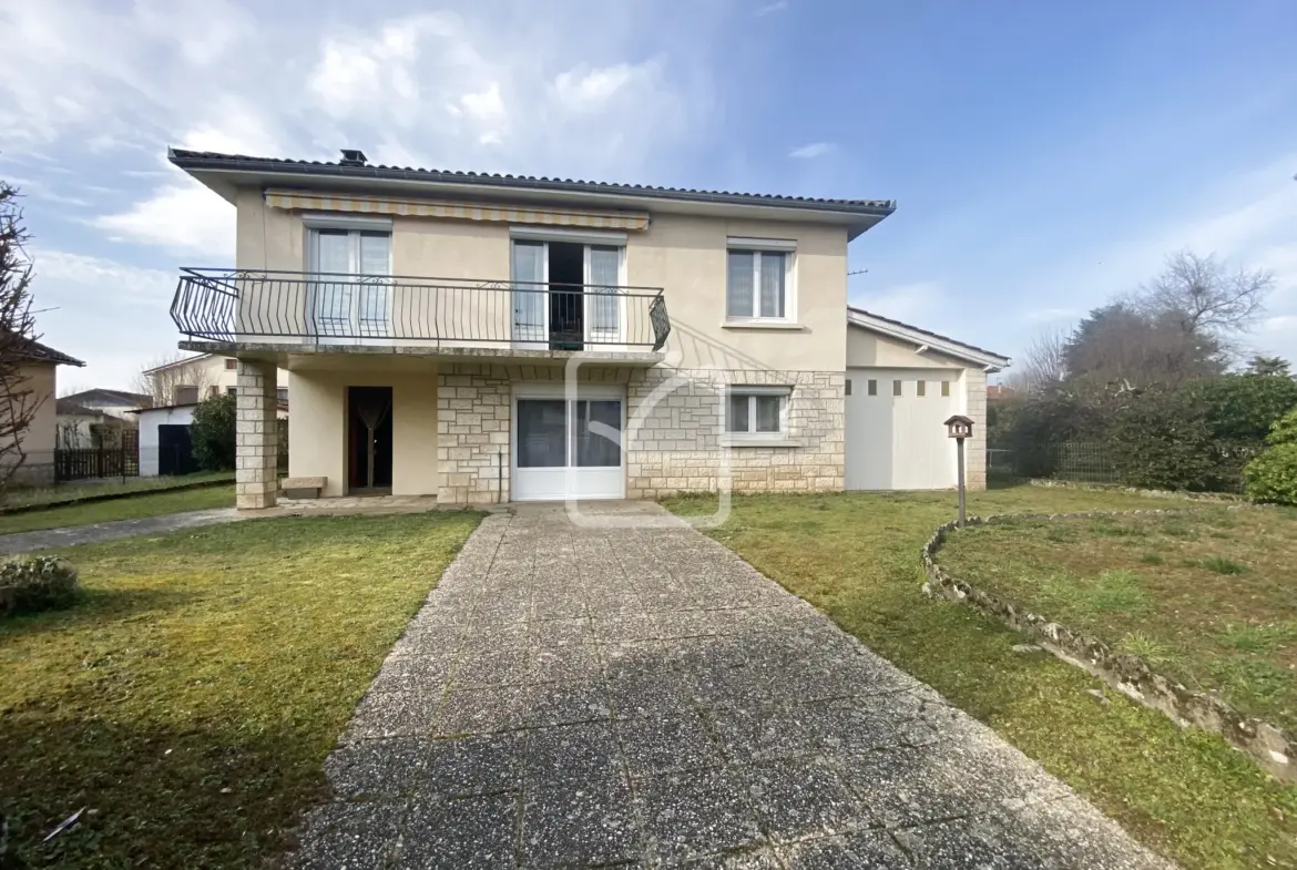 Maison avec 2 Logements à Biars sur Cère - Quartier Calme 