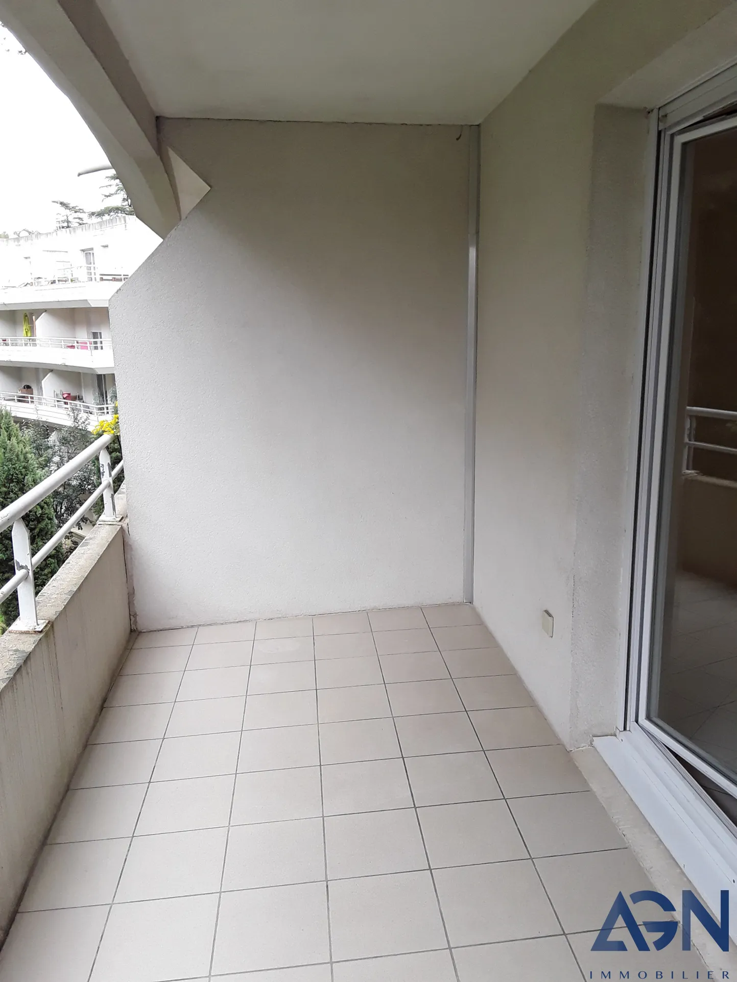 À vendre : appartement studio de 33,49 m² à Montpellier avec terrasse 