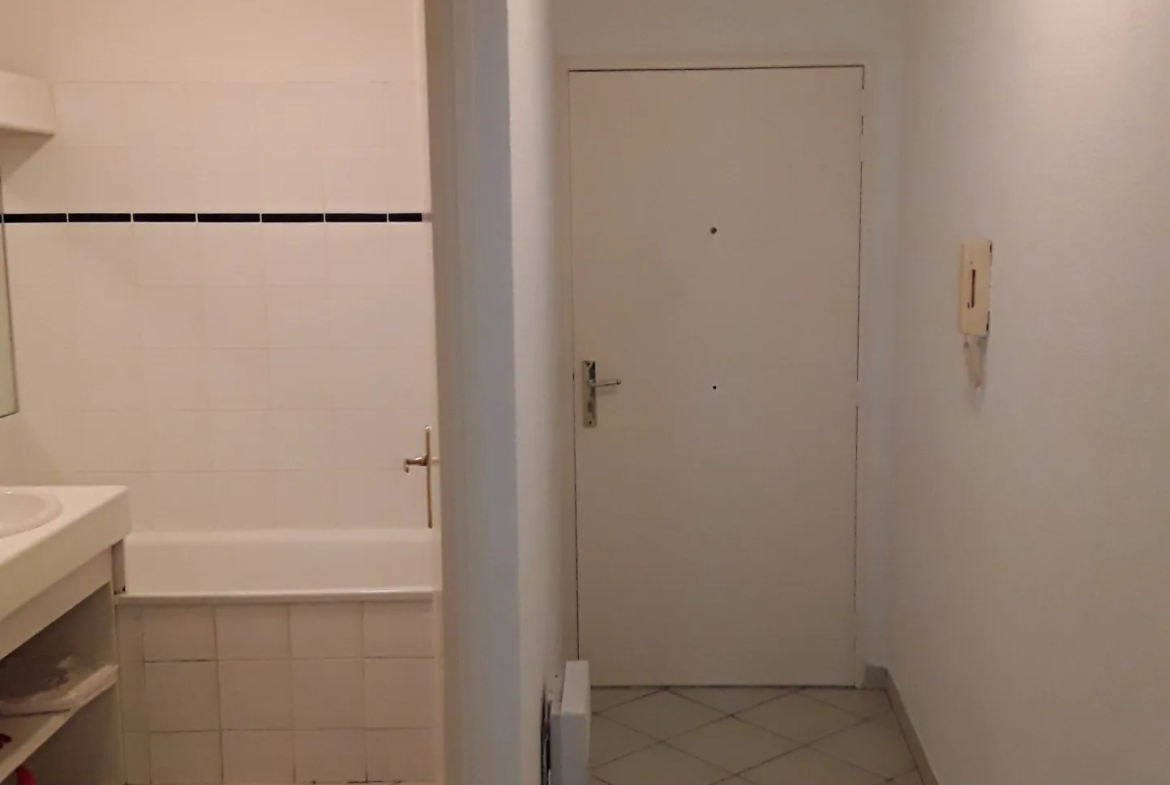 À vendre : appartement studio de 33,49 m² à Montpellier avec terrasse 