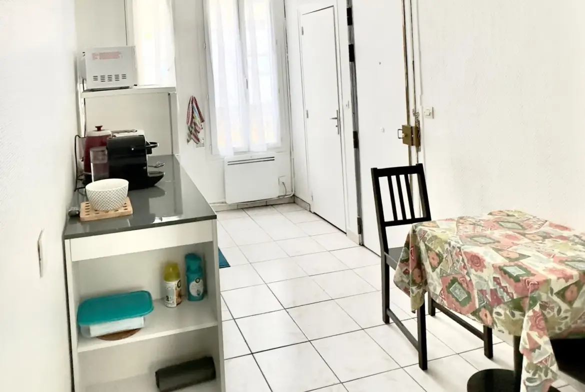 A vendre : Studio lumineux à Paris 17ème, idéal investisseur 