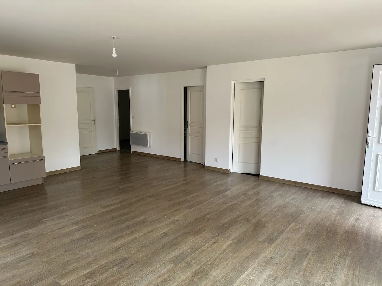 Maison Plain-pied à Fleurance - 2 Chambres, Garage, 219000 € 