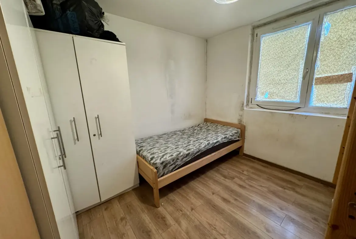 Appartement familial à Clichy-sous-Bois avec 3 chambres et parking 