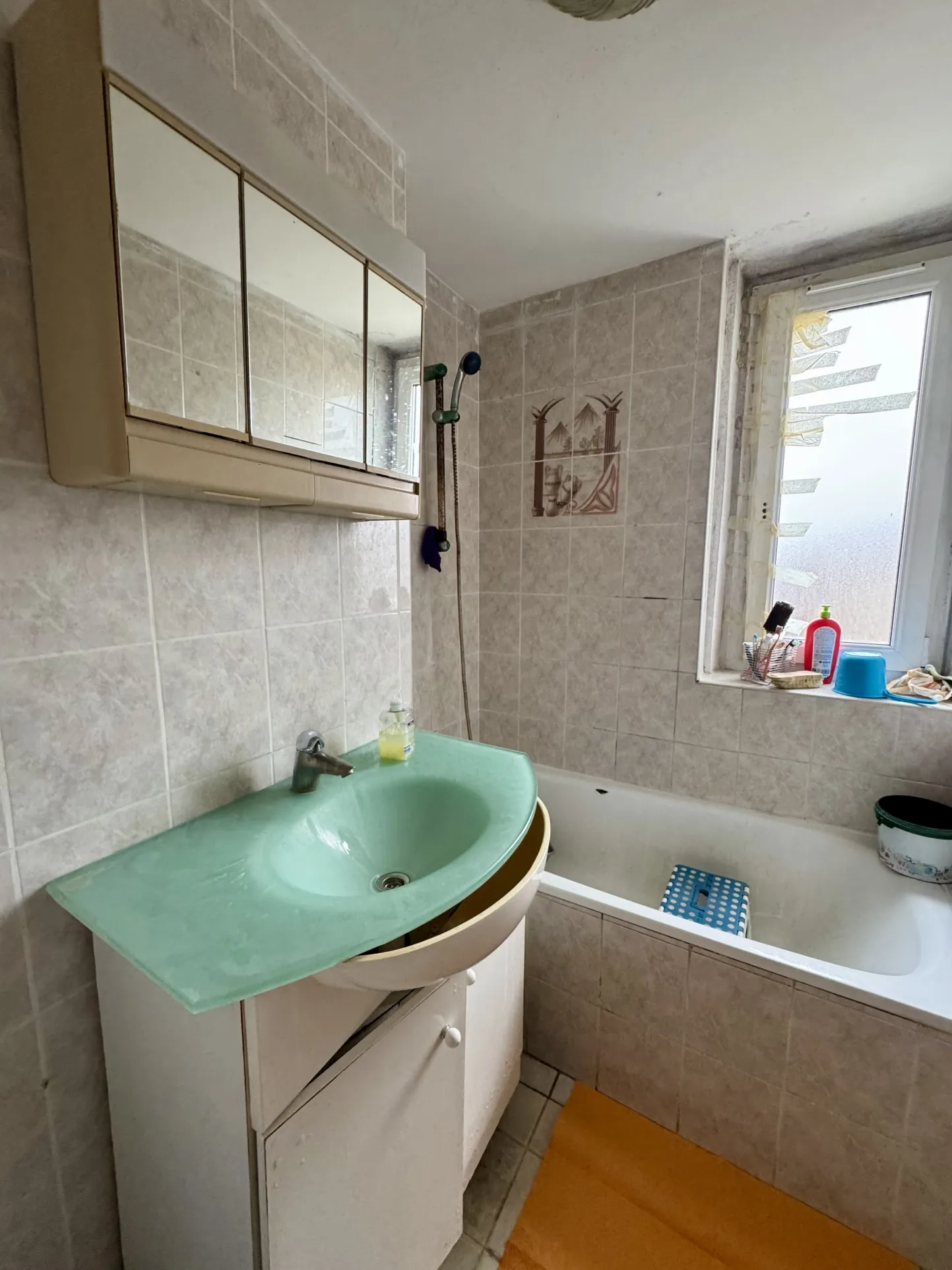 Appartement familial à Clichy-sous-Bois avec 3 chambres et parking 