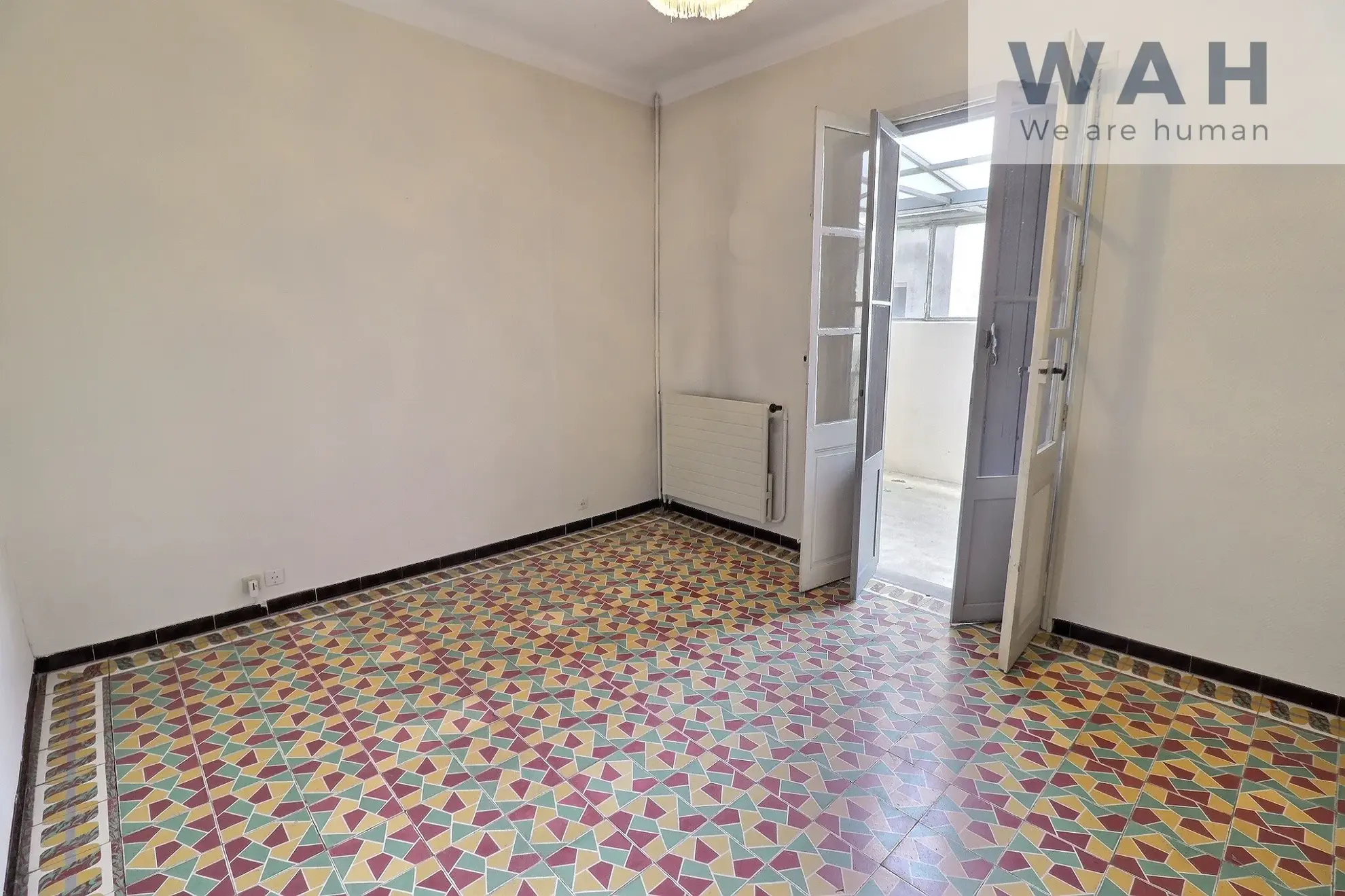 Maison de ville 140 m² à vendre à Lunel - 6 pièces avec cour 