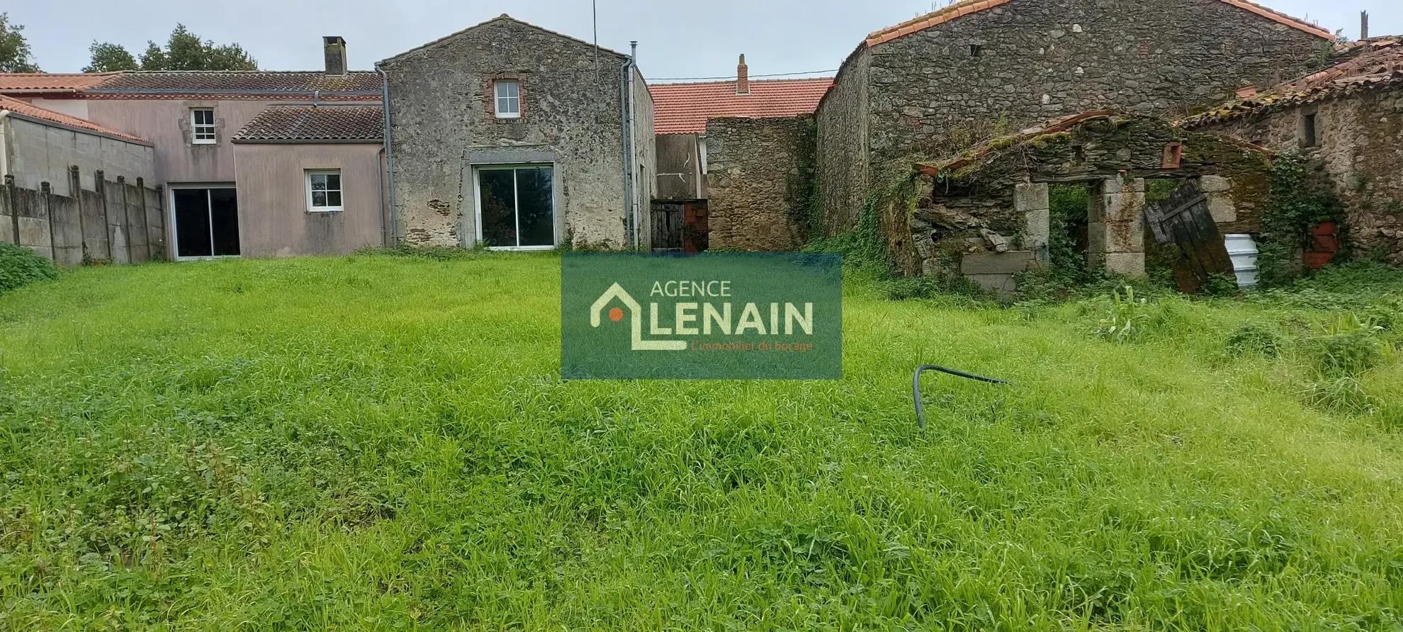 À saisir ! Rare opportunité aux Herbiers sur 2,47 hectares 