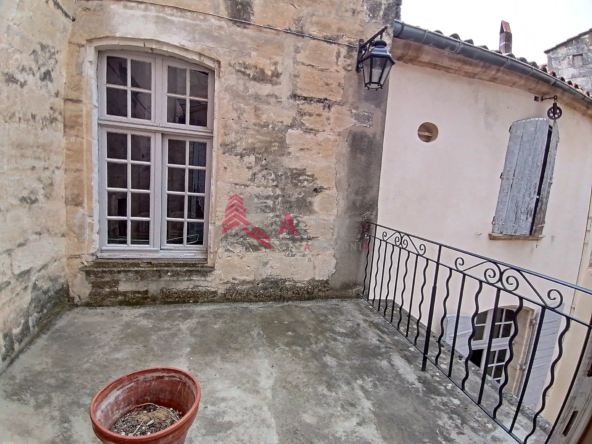 Belle maison de maître à rénover à Beaucaire