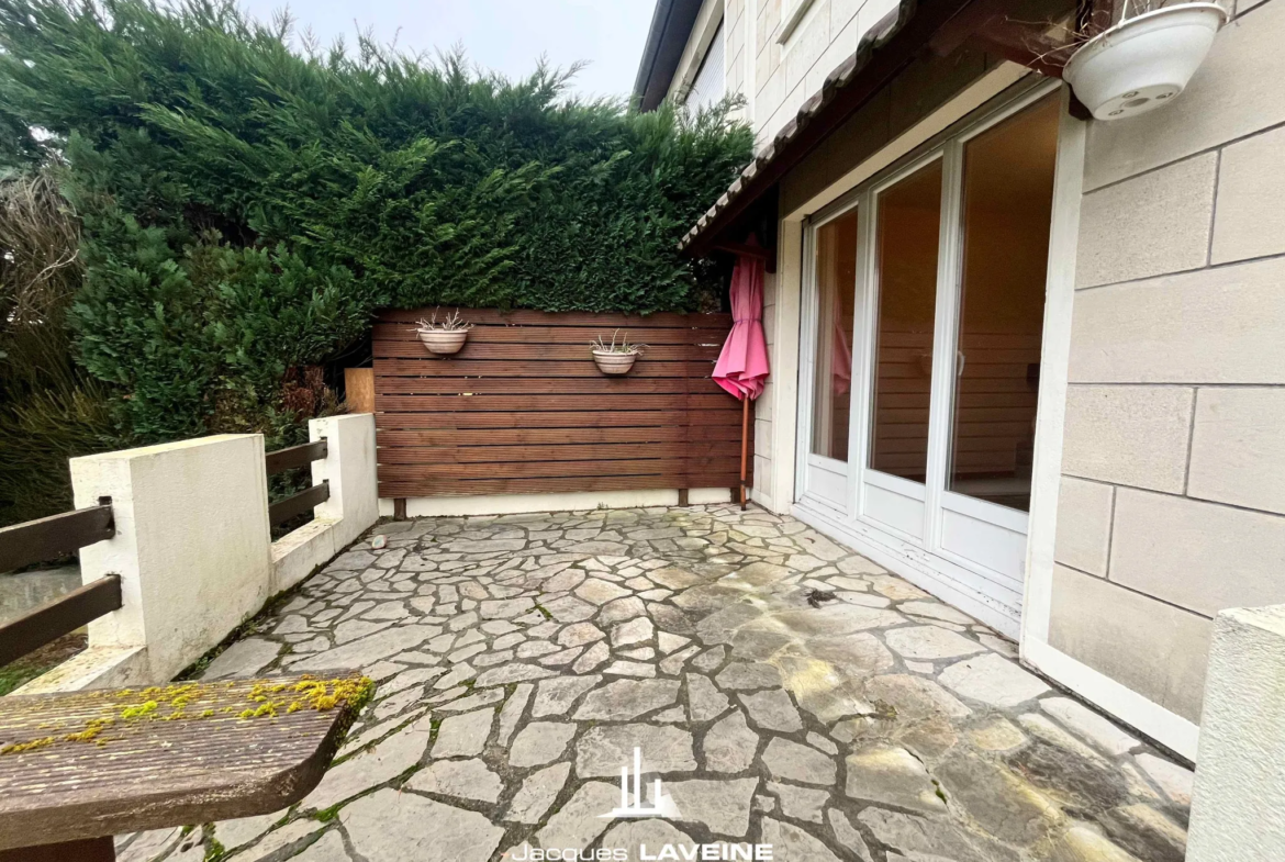 Maison de 5 pièces à vendre à Pouilly – 213000 EUR 