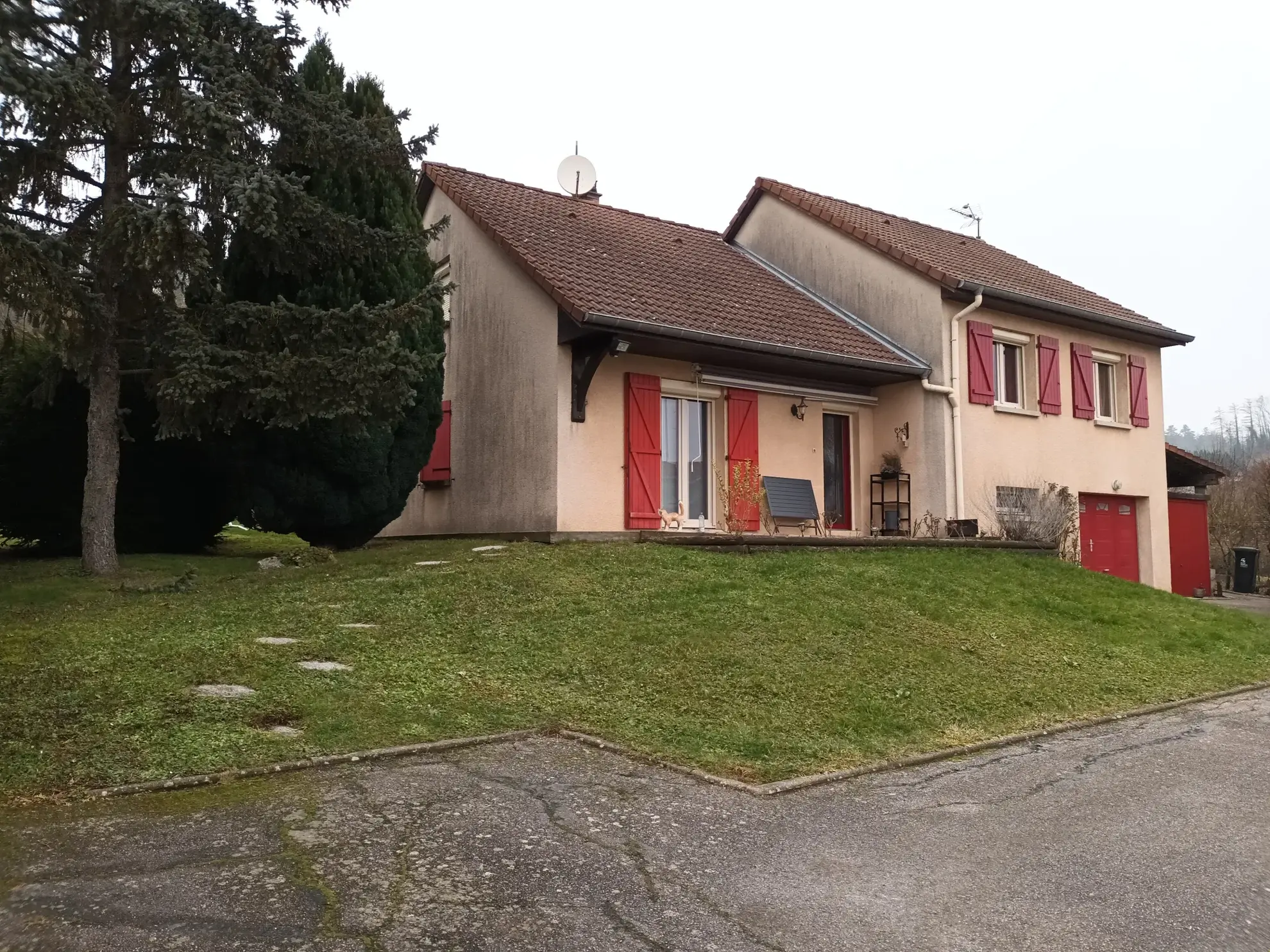 Pavillon T6 spacieux à Foug sur 1.485 m² de terrain 