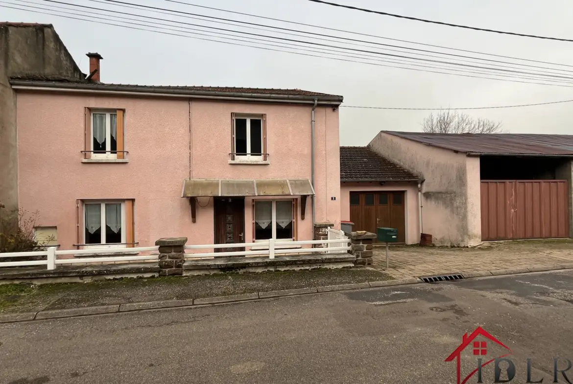 Maison de village avec hangar à Larivière-Arnoncourt - 770 m² de terrain 