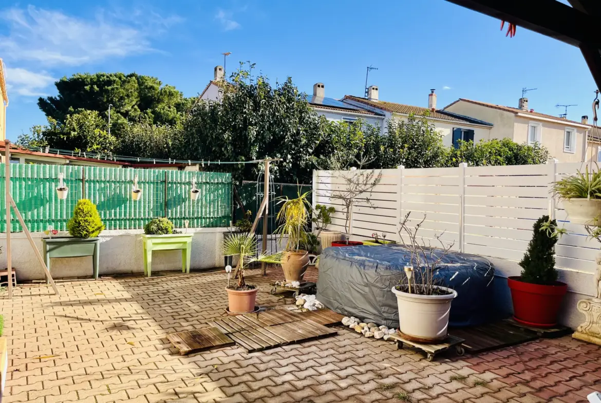 Maison familiale avec terrasse et garage à Perpignan 