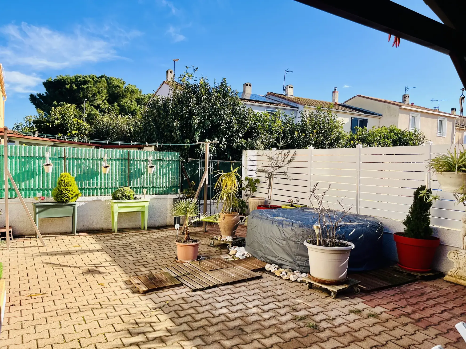 Maison familiale avec terrasse et garage à Perpignan 