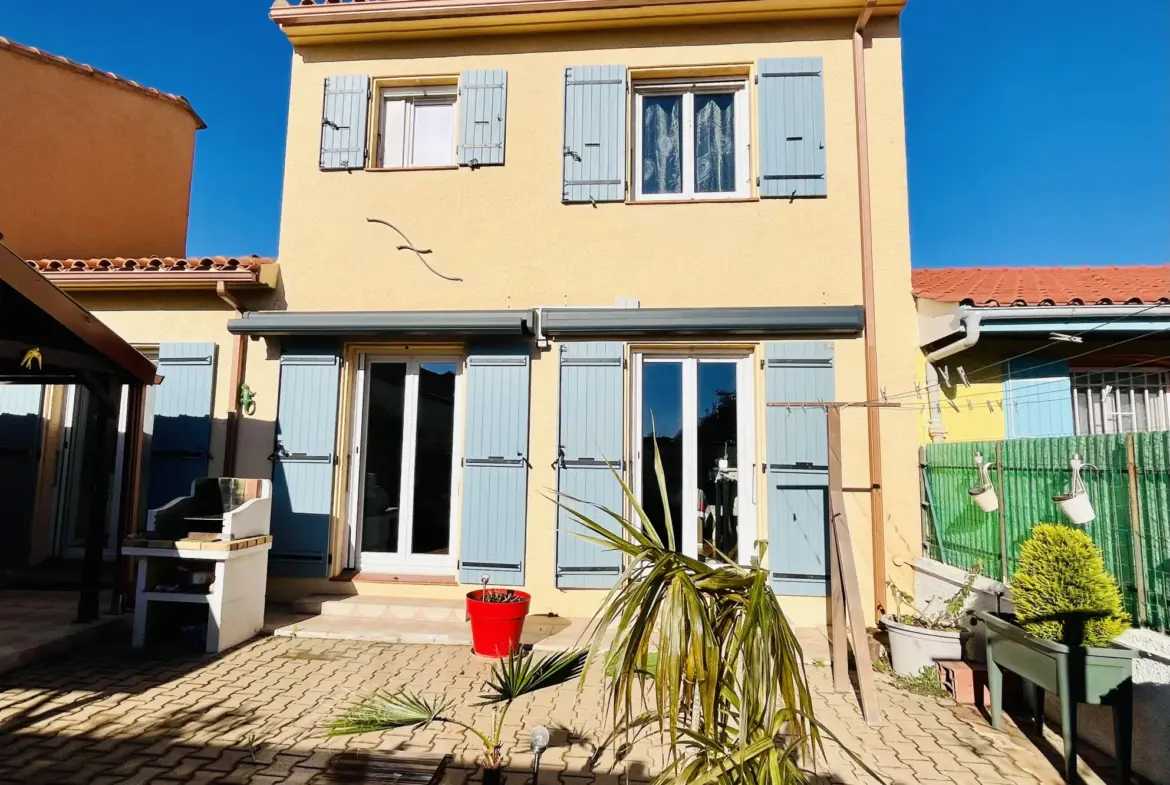 Maison familiale avec terrasse et garage à Perpignan 