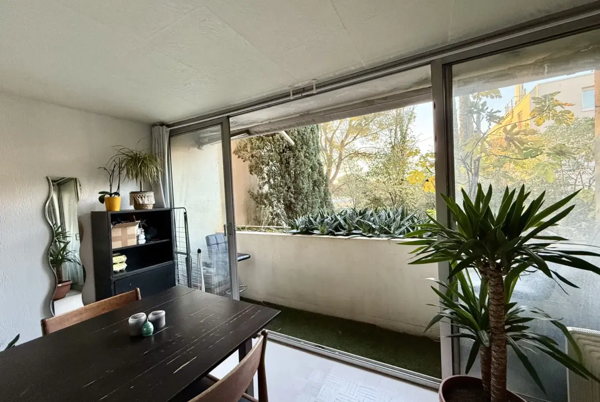 Appartement T2 rénové à vendre à Montpellier avec parking 