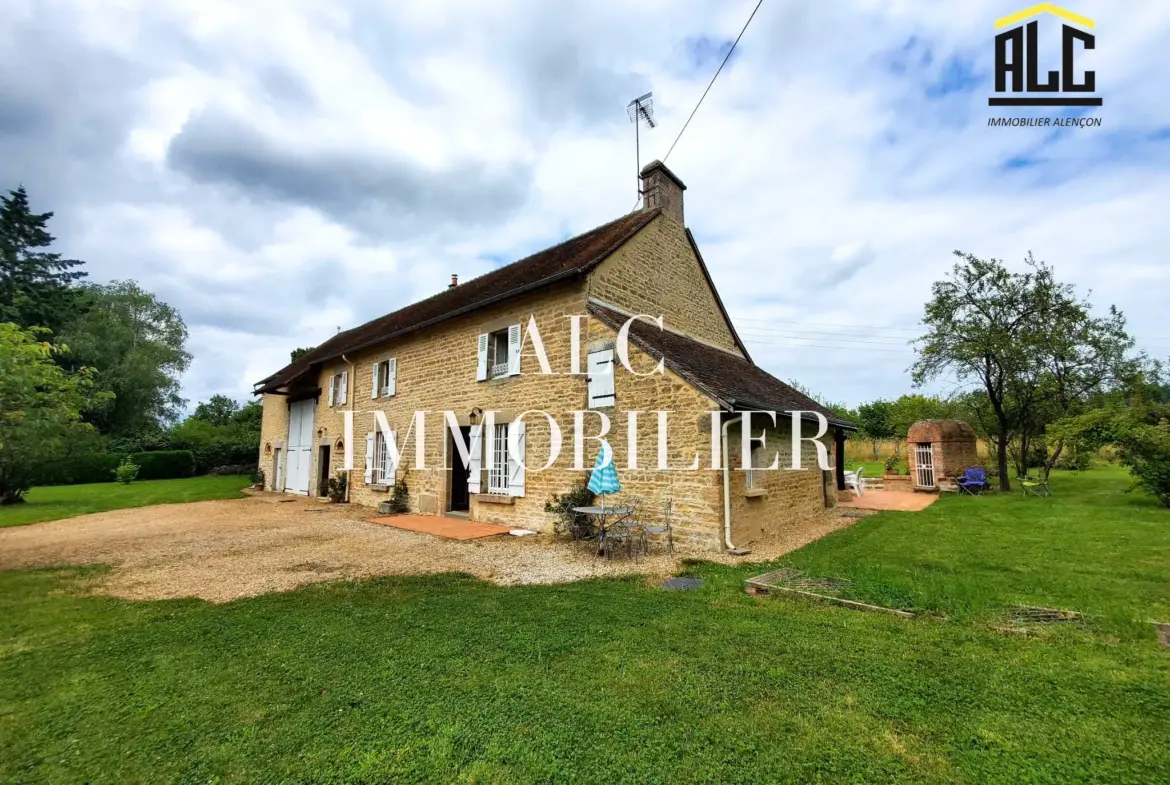 Longère spacieuse de 166 m² à Champfleur 