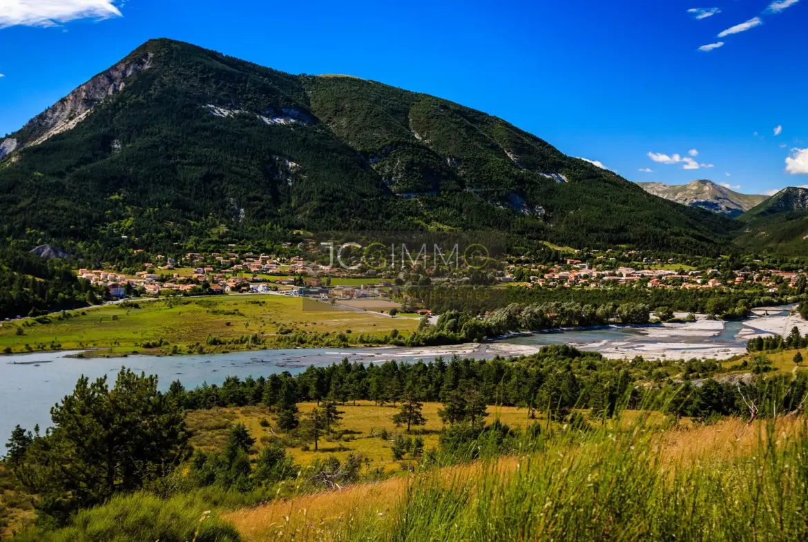 Terrain libre constructeur à St André les Alpes - 1731 m² 