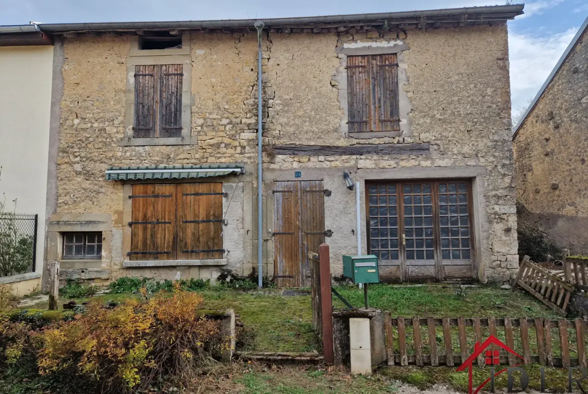 Maison à rénover de 118 m² à Voisey, Haute-Marne 