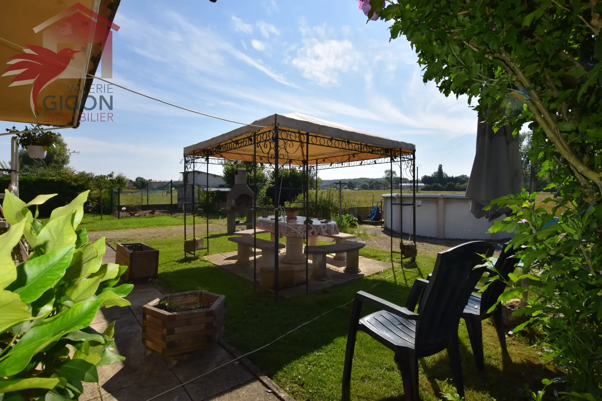 Belle maison fonctionnelle à vendre à Brognard, 3 chambres avec jardin et piscine hors-sol 