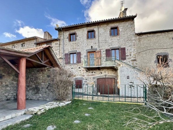 Maison de 160 m² avec jardin à St Genes Champanelle