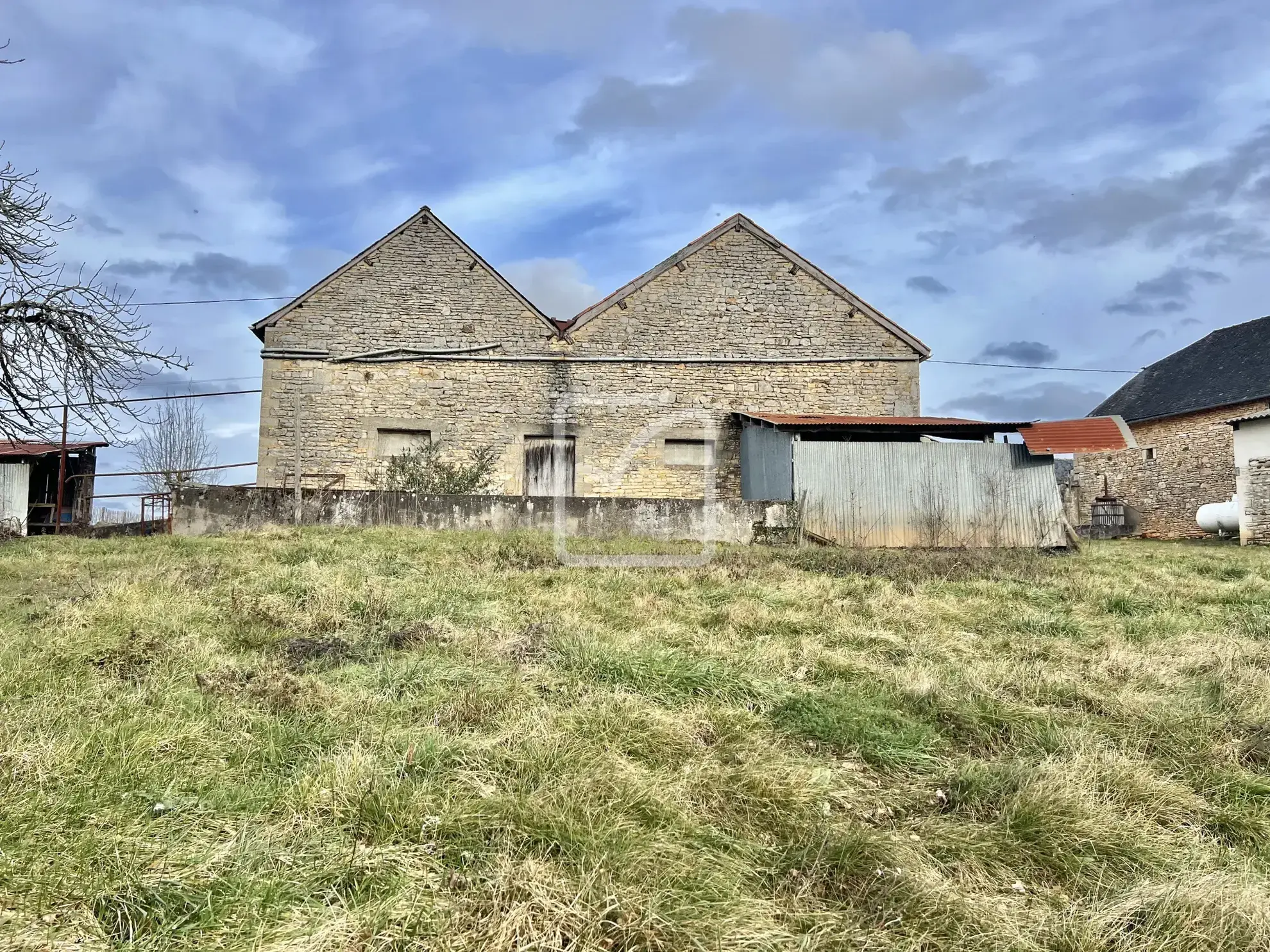 Grange à rénover de 200 m² à vendre à La Dornac 