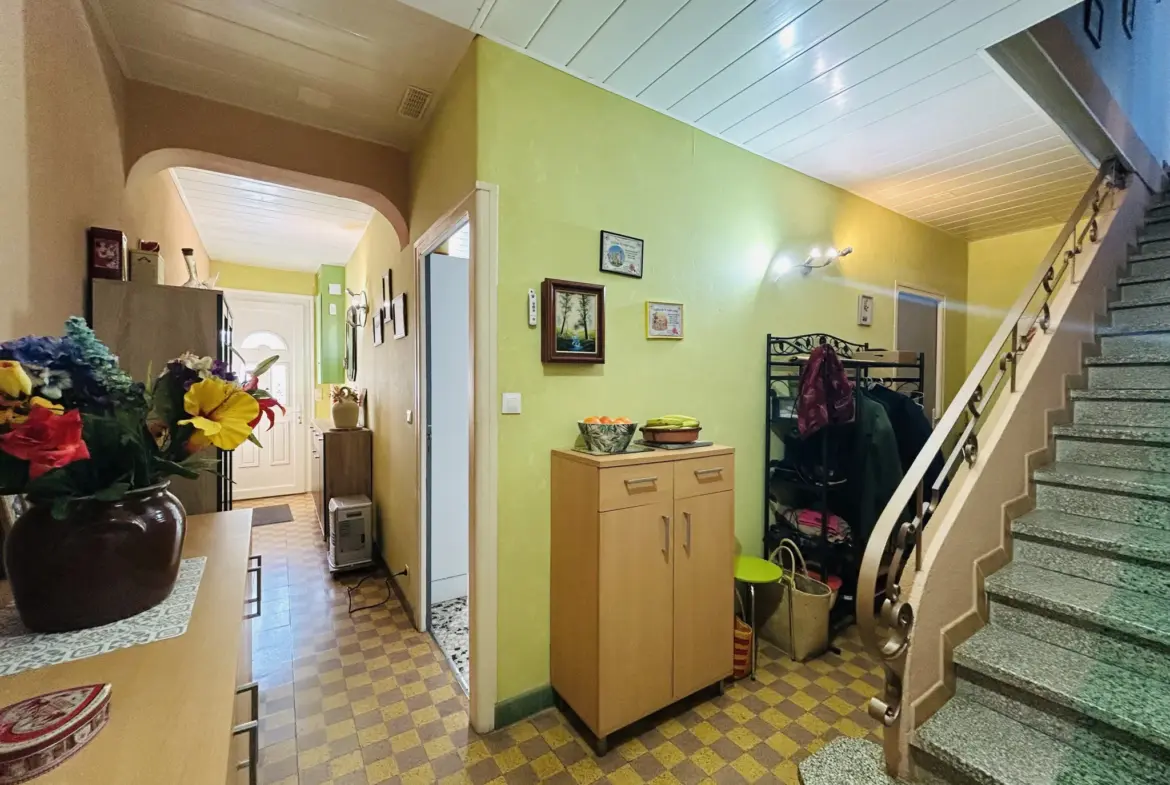 Maison spacieuse F5 à vendre à Saint-Laurent-de-Cerdans 