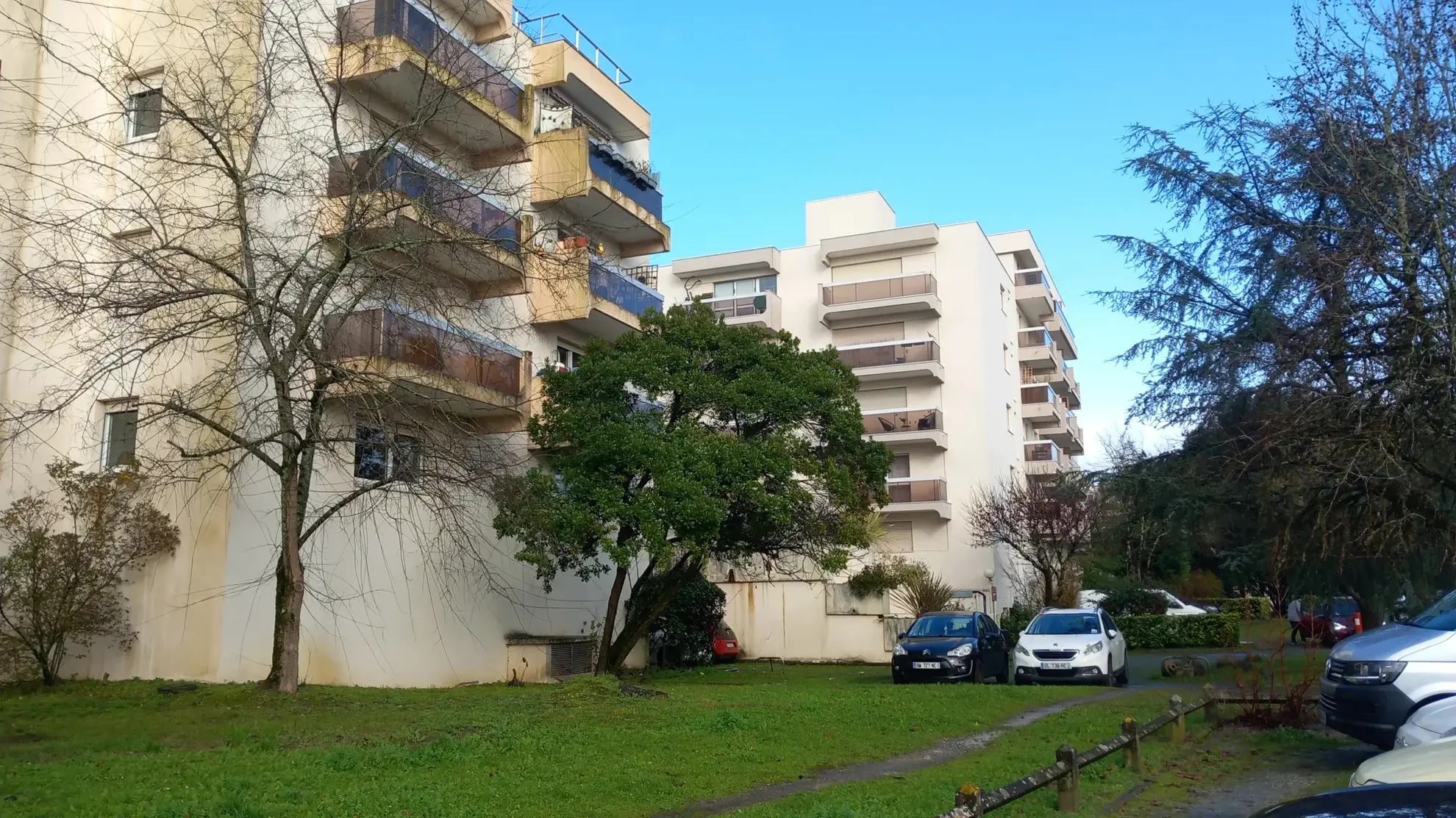 Très beau studio à vendre à Bordeaux-Caudran avec vue sur parc boisé 