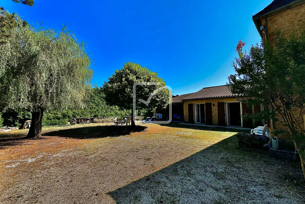 Maison en pierre avec jardin à St Cirq Madelon - Charme et Authenticité 