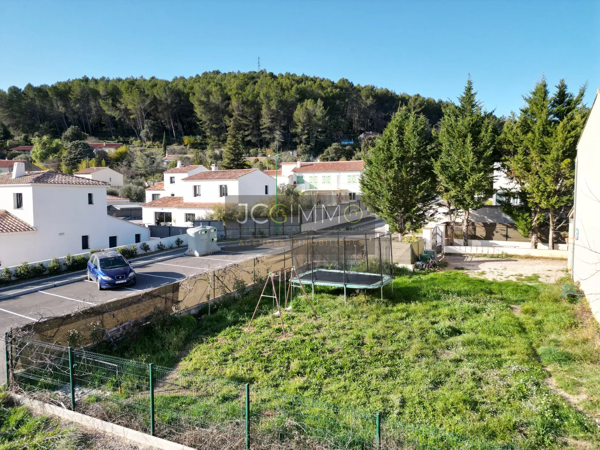 Terrain à bâtir de 400 m² à Carnoules en vente 