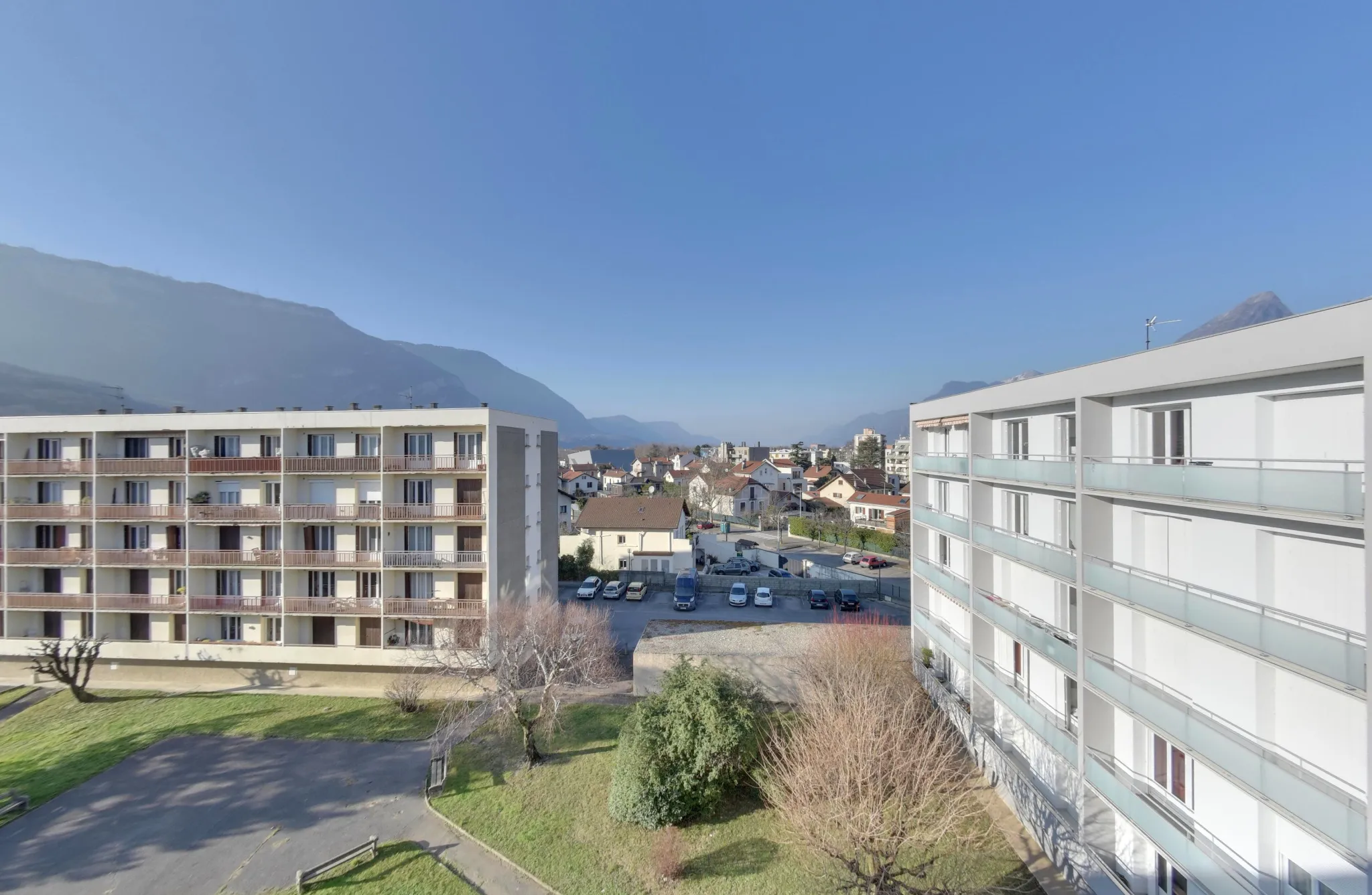 Vente appartement 2 chambres avec balcon et vue montagnes à Fontaine 