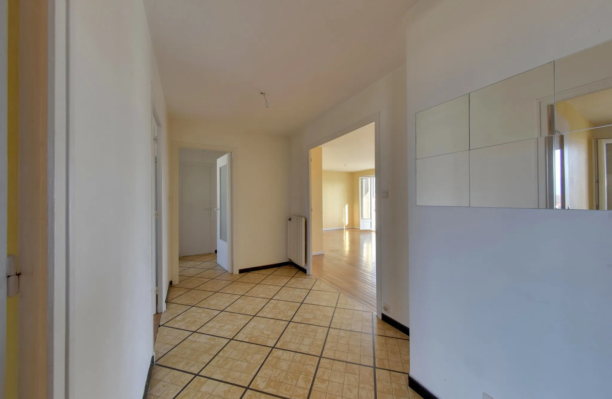 Vente appartement 2 chambres avec balcon et vue montagnes à Fontaine 