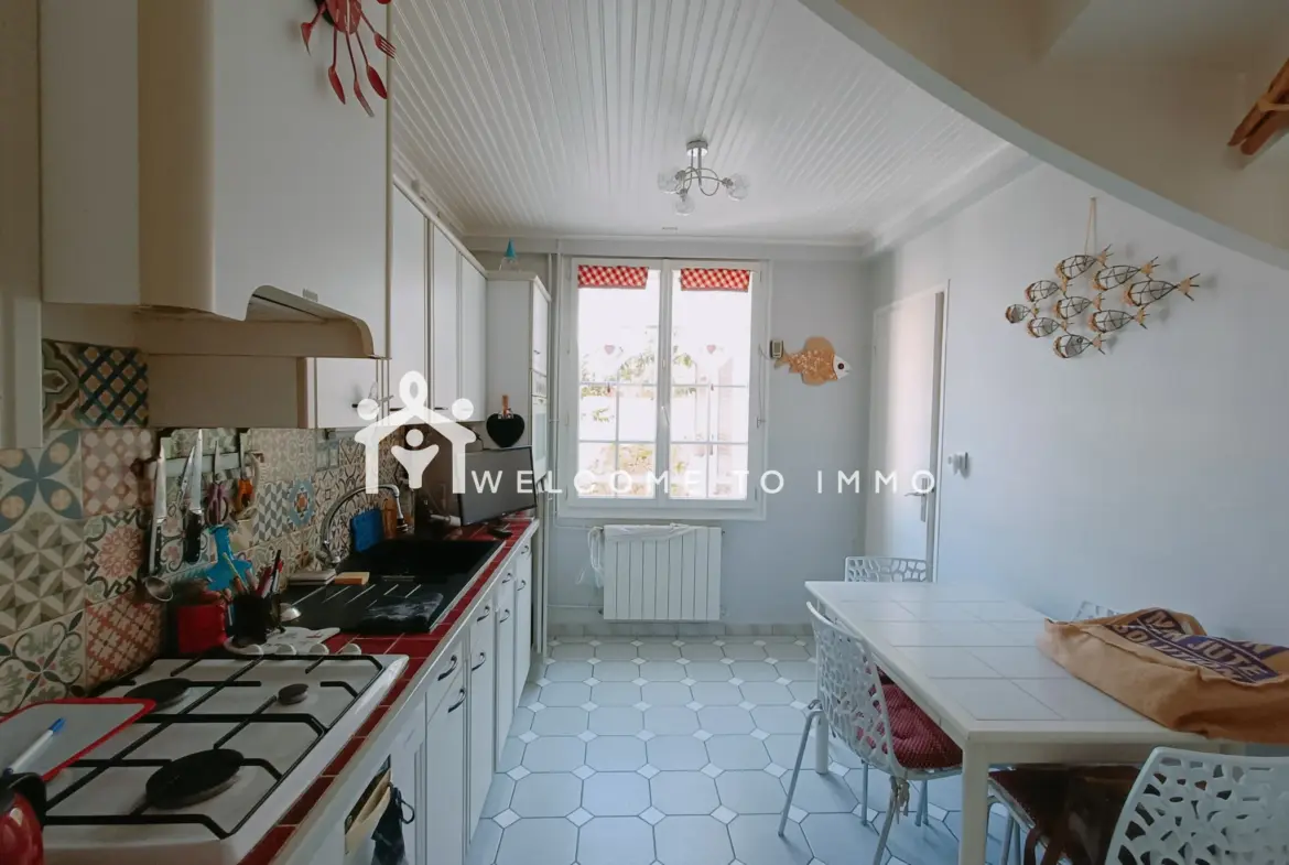 Maison familiale 93 m² à La Rochelle avec garage et terrasse 