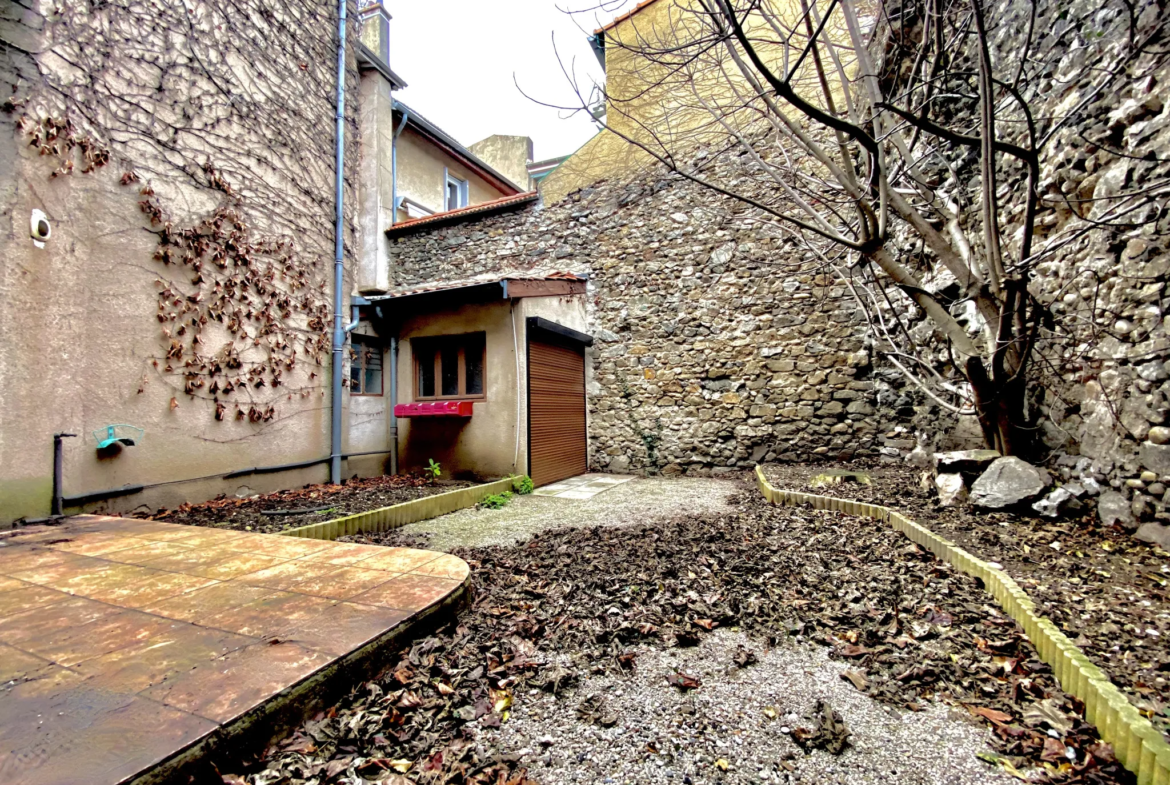 Studio en rez-de-chaussée avec terrasse à Saint-Vallier 