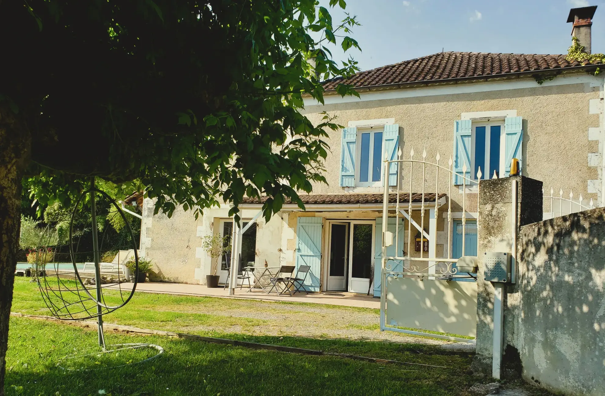 Maison lumineuse et spacieuse à Bazas avec piscine 