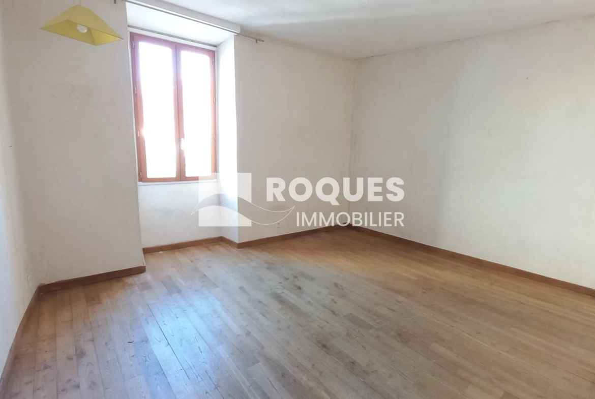 Appartement F3 1er étage avec belle terrasse à Millau 