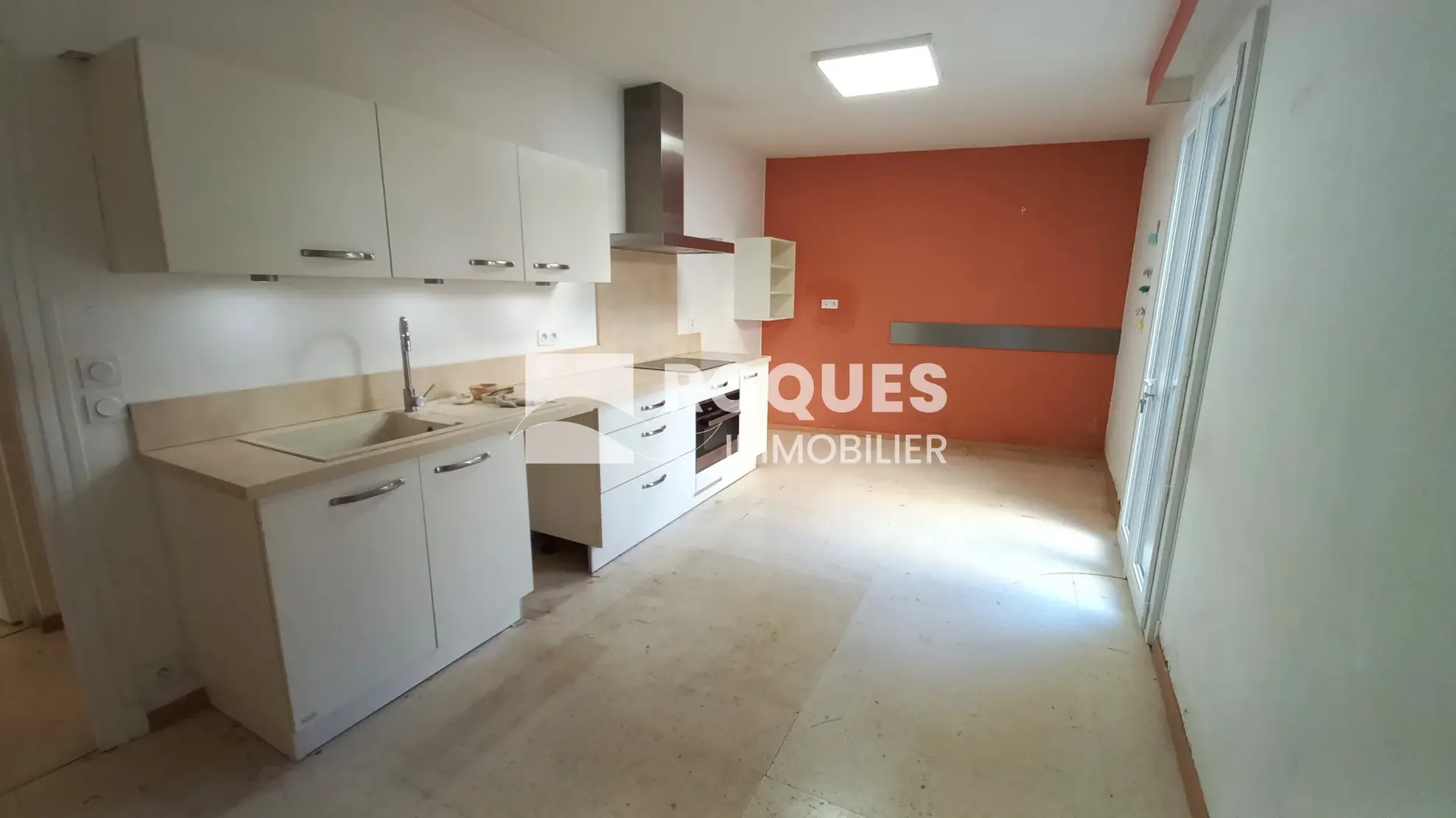 Appartement F3 1er étage avec belle terrasse à Millau 