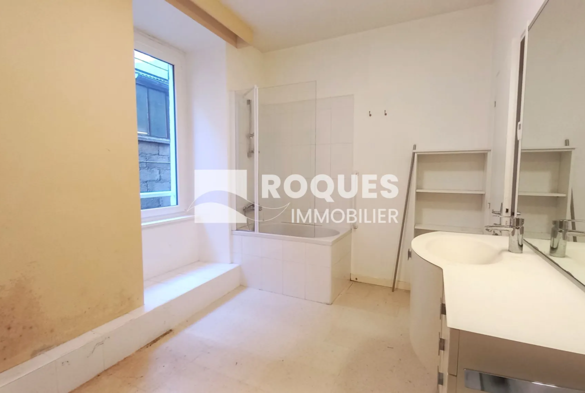 Appartement F3 1er étage avec belle terrasse à Millau 