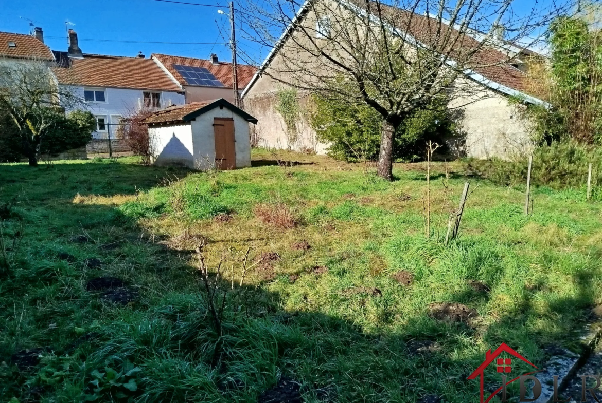 Corps de Ferme Habitable à Saint Broingt le Bois 