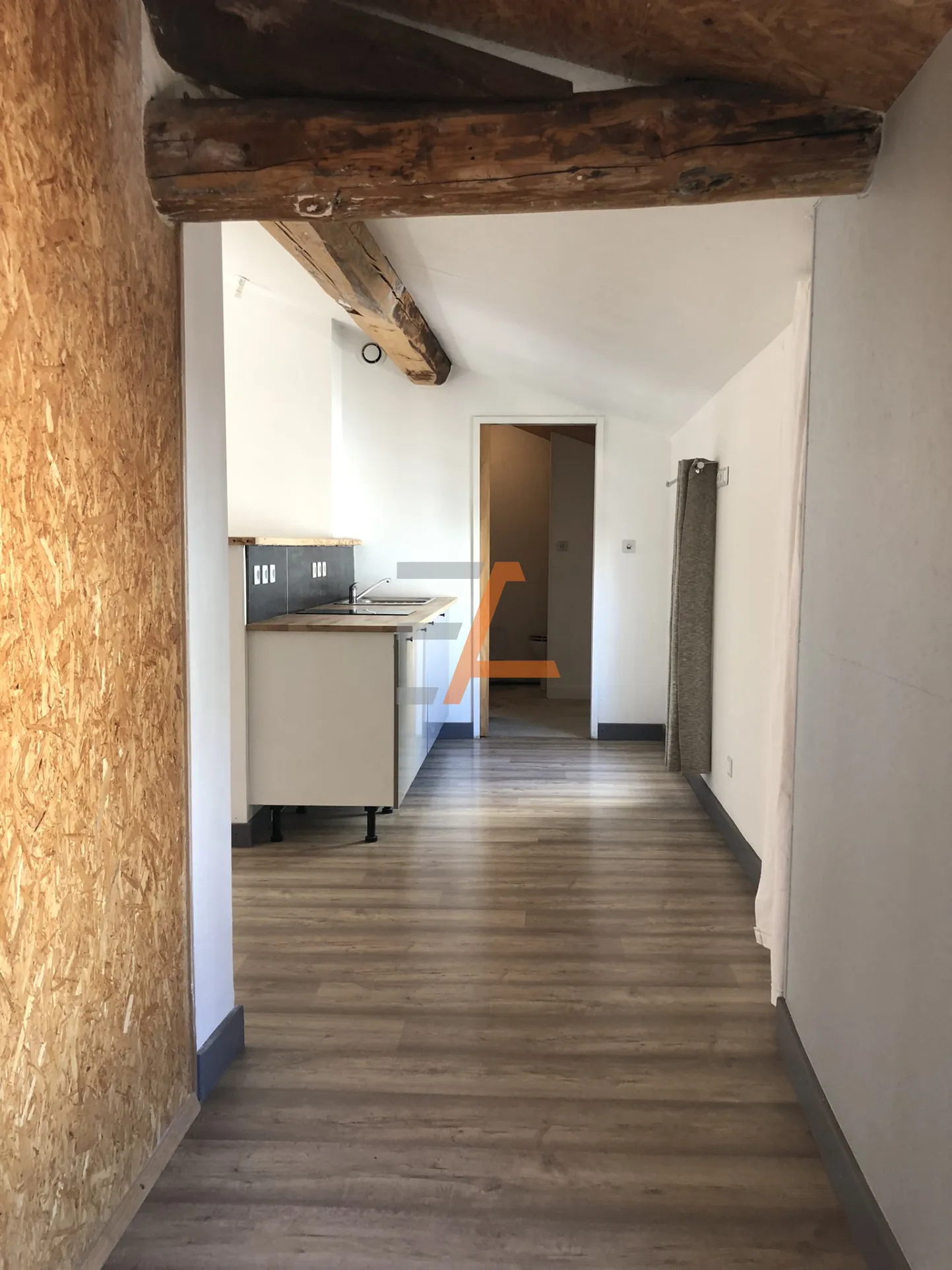 Appartement T2 lumineux à Saint-Étienne - Prêt à l'Emploi 