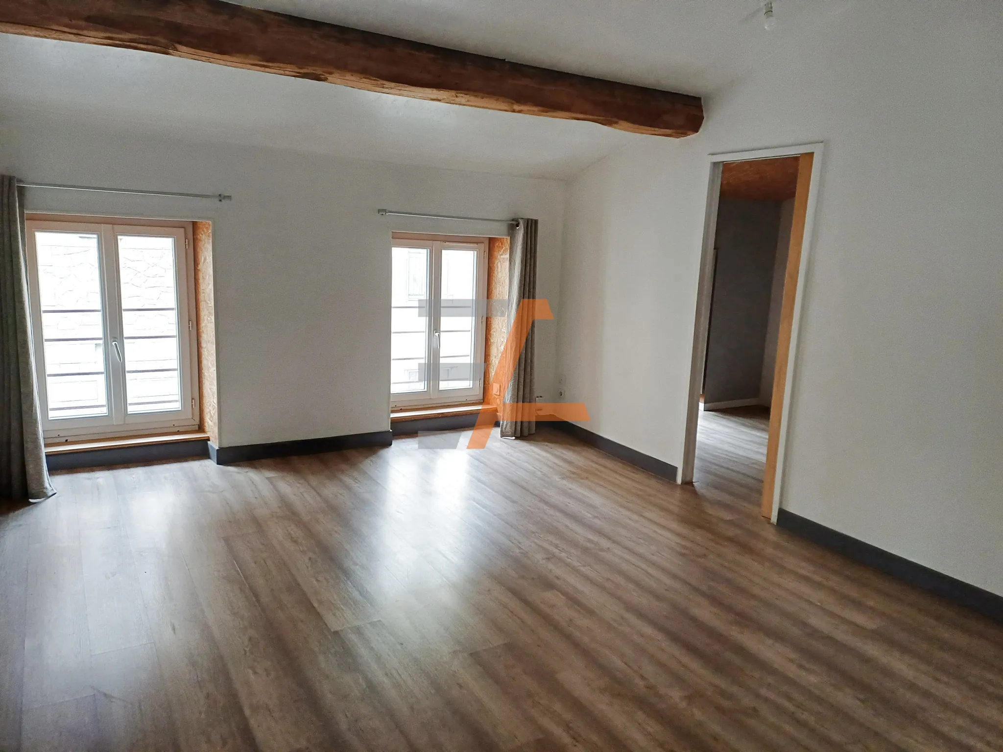 Appartement T2 lumineux à Saint-Étienne - Prêt à l'Emploi 